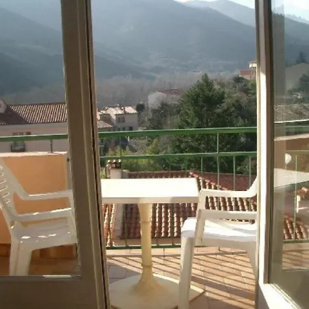 Apartment F1 Avec Loggia, Wifi Et Garage A Amelie-les-bains - Fr-1-703-16
